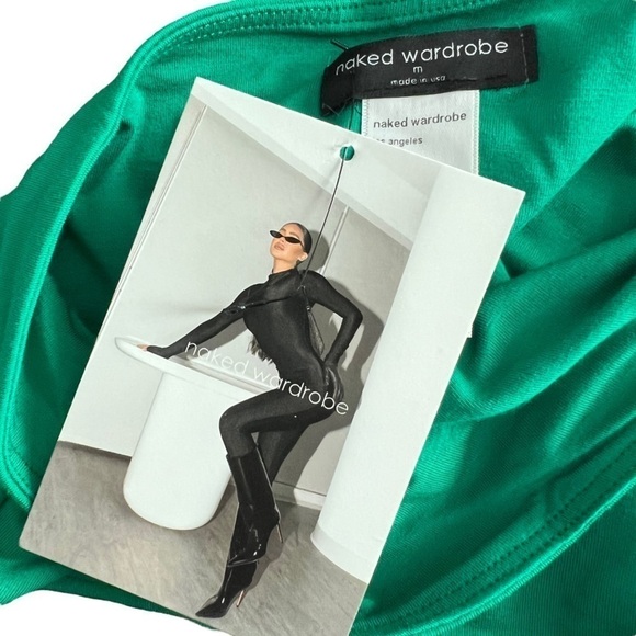 Naked Wardrobe - NWT Green Smooth
Side Asymmetrical Crop Top
 Sz M - Picture 6 of 6